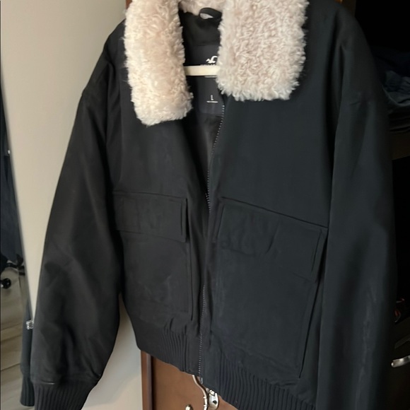 Hollister bomber jacket - Picture 3 of 5